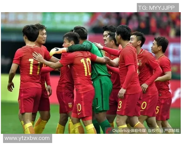 法国足球明星同框合影展现团结与激情的精彩瞬间